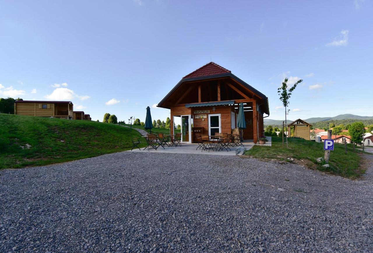 Camp The Sunrise Hill Hotel Пивка Екстериор снимка