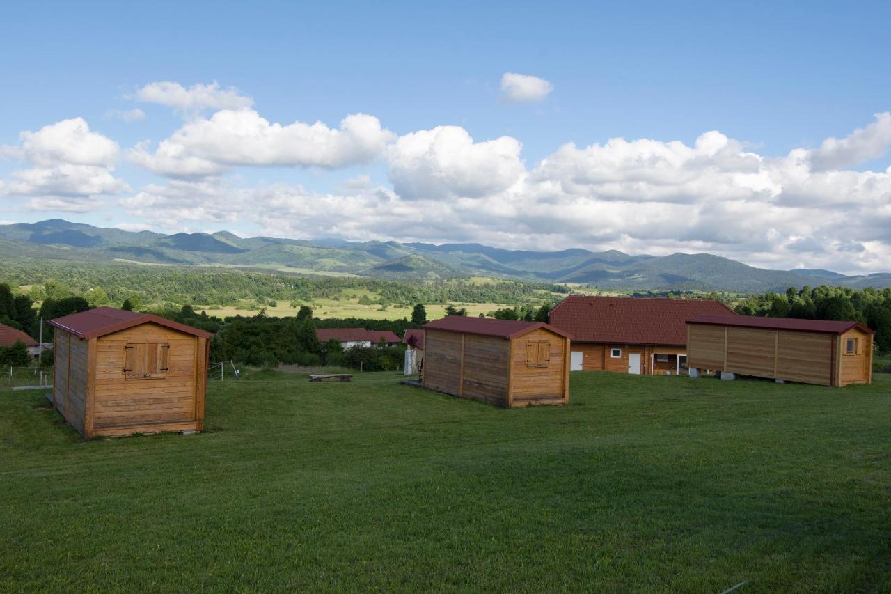 Camp The Sunrise Hill Hotel Пивка Екстериор снимка