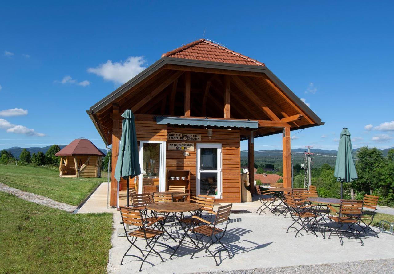 Camp The Sunrise Hill Hotel Пивка Екстериор снимка