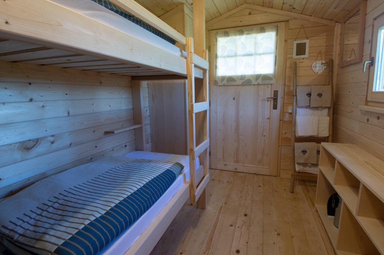 Camp The Sunrise Hill Hotel Пивка Екстериор снимка