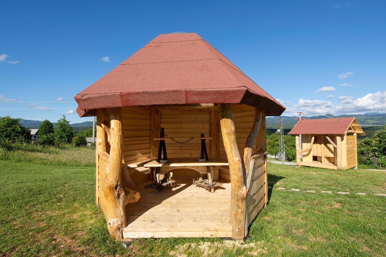 Camp The Sunrise Hill Hotel Пивка Екстериор снимка