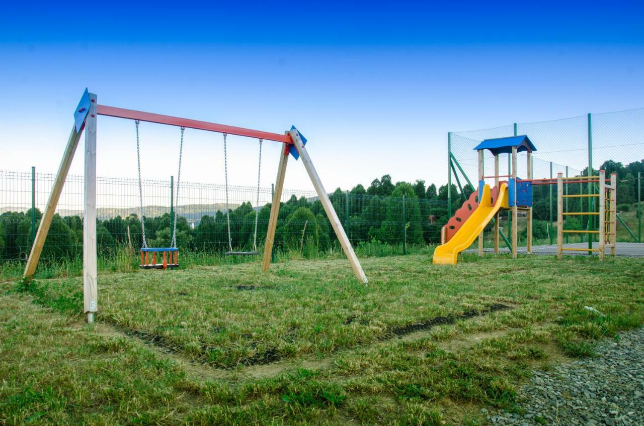 Camp The Sunrise Hill Hotel Пивка Екстериор снимка